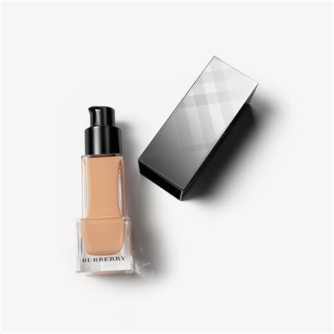 burberry fresh glow foundation swatches|Burberry fresh glow liquid foundation.